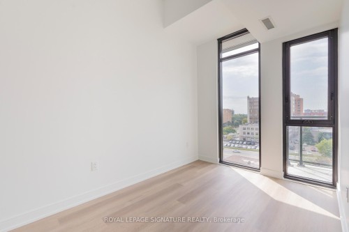 719-3009 Novar Road, Mississauga, ON - Indoor Photo Showing Other Room