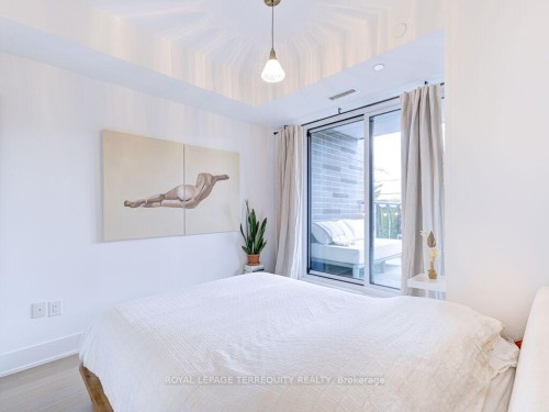 201-1888 Queen Street E, Toronto, ON - Indoor Photo Showing Bedroom