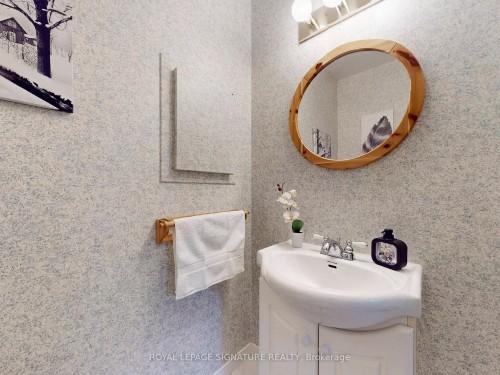 34 Charade Court, Toronto, ON - Indoor Photo Showing Bathroom