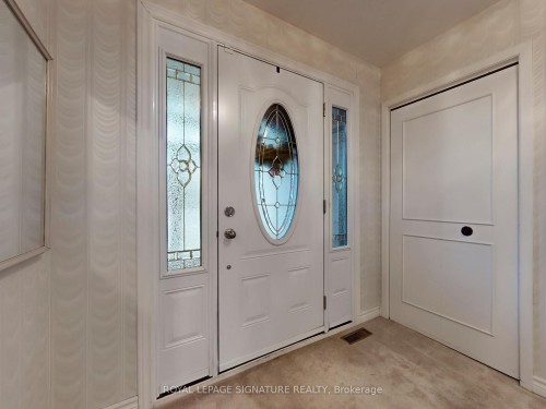 34 Charade Court, Toronto, ON - Indoor Photo Showing Other Room