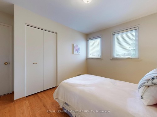 34 Charade Court, Toronto, ON - Indoor Photo Showing Bedroom