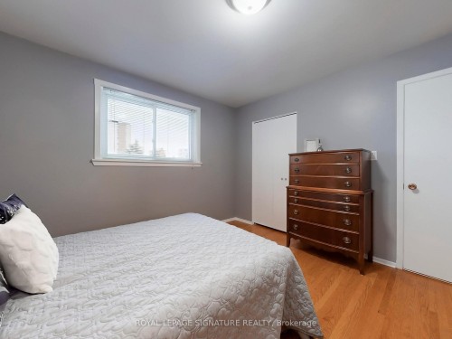 34 Charade Court, Toronto, ON - Indoor Photo Showing Bedroom