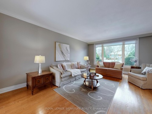 34 Charade Court, Toronto, ON - Indoor Photo Showing Living Room