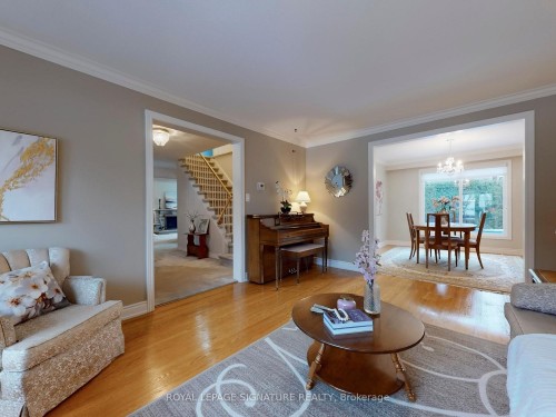 34 Charade Court, Toronto, ON - Indoor Photo Showing Living Room