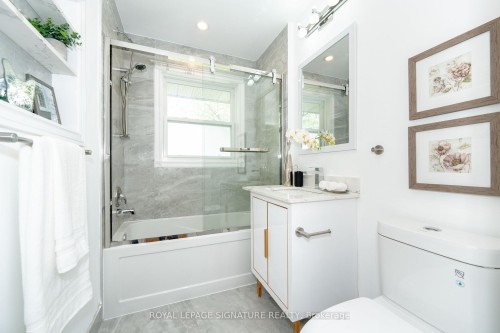 145 Sloane Avenue, Toronto, ON - Indoor Photo Showing Bathroom