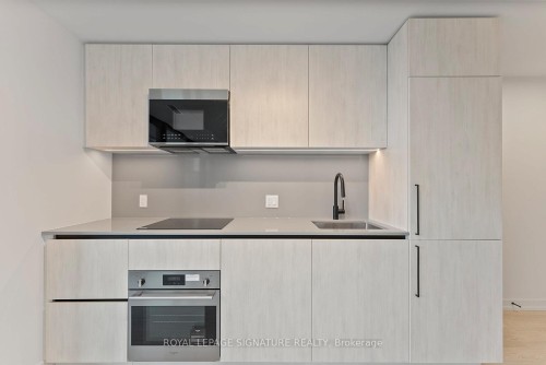 1201-35 Parliament Street, Toronto, ON - Indoor Photo Showing Kitchen