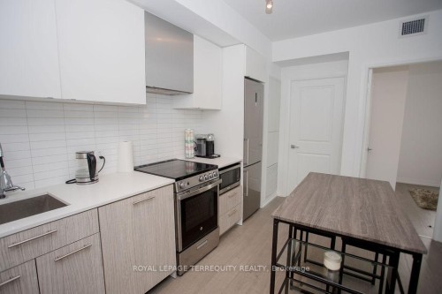 4603-251 Jarvis Street, Toronto, ON - Indoor Photo Showing Kitchen With Upgraded Kitchen