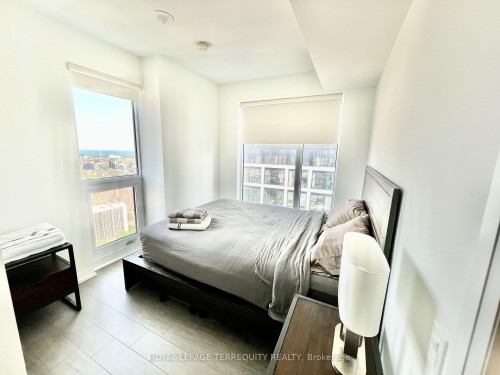 4603-251 Jarvis Street, Toronto, ON - Indoor Photo Showing Bedroom