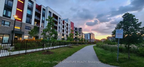 404-3285 Carding Mill Trail, Oakville, ON - Outdoor