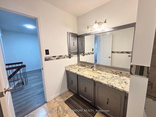 Main-59 Jayfield Road, Brampton, ON - Indoor Photo Showing Bathroom