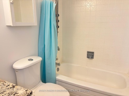 Main-59 Jayfield Road, Brampton, ON - Indoor Photo Showing Bathroom