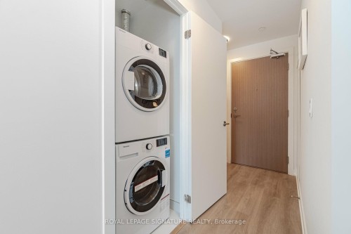 610-1195 The Queensway N/A, Toronto, ON - Indoor Photo Showing Laundry Room