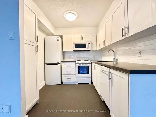 2109-33 Isabella Street, Toronto, ON - Indoor Photo Showing Kitchen