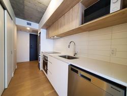 403-1 Av. Viger O.  Montréal (Ville-Marie), QC H2Z 1E6