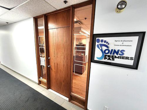 Hall - 230-3221 Aut. Jean-Noël-Lavoie (A-440), Laval (Chomedey), QC - Indoor Photo Showing Other Room