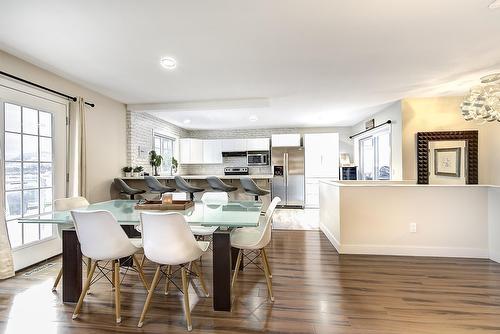1111-2440 Old Okanagan Highway, West Kelowna, BC - Indoor Photo Showing Dining Room