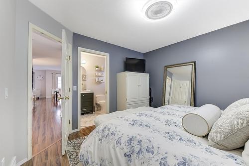 1111-2440 Old Okanagan Highway, West Kelowna, BC - Indoor Photo Showing Bedroom