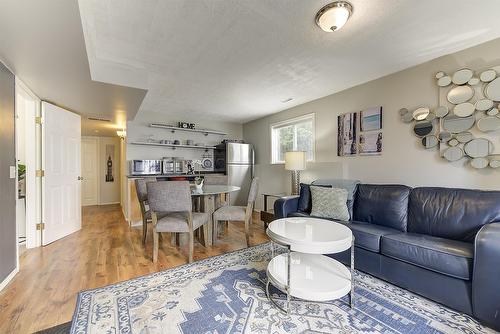 1111-2440 Old Okanagan Highway, West Kelowna, BC - Indoor Photo Showing Other Room