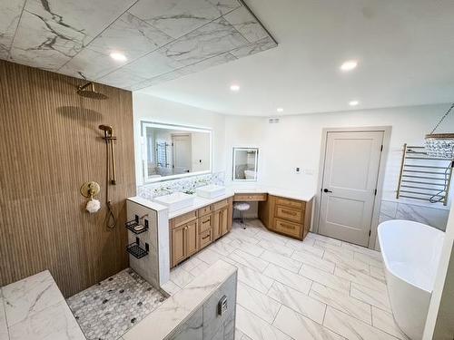 2105 Foothill Drive, Thunder Bay, ON - Indoor Photo Showing Bathroom