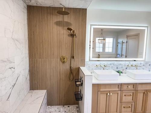 2105 Foothill Drive, Thunder Bay, ON - Indoor Photo Showing Bathroom