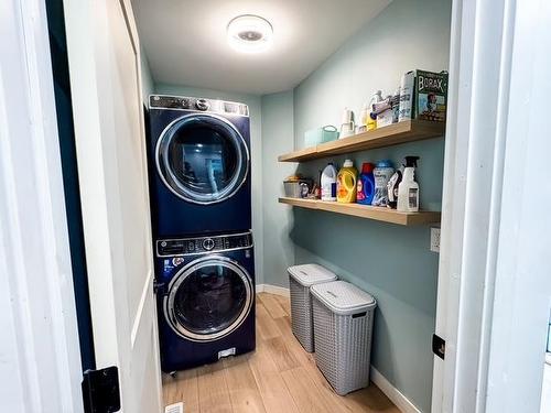 2105 Foothill Drive, Thunder Bay, ON - Indoor Photo Showing Laundry Room
