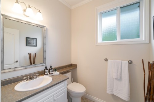 1765 Admiral Tryon Blvd, French Creek, BC 