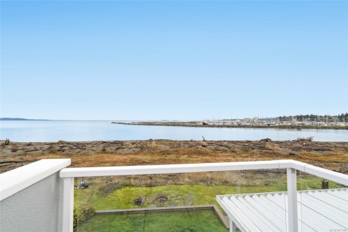 1765 Admiral Tryon Blvd, French Creek, BC 