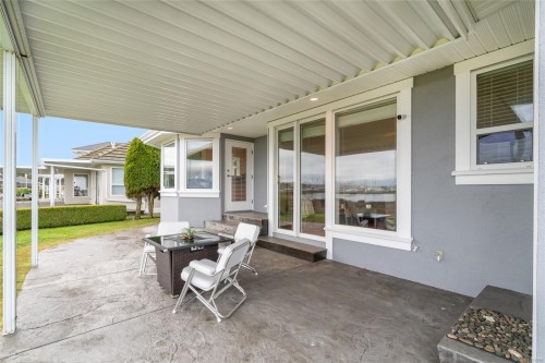 1765 Admiral Tryon Blvd, French Creek, BC 