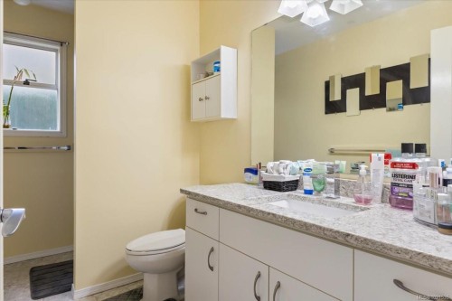 3260 Departure Bay Rd, Nanaimo, BC 