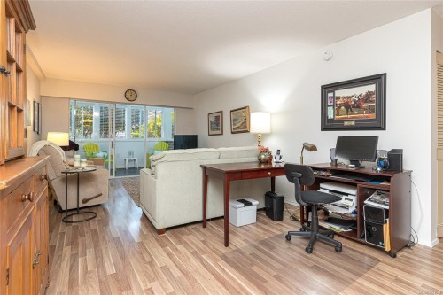 108-2040 White Birch Rd, Sidney, BC - Indoor Photo Showing Office