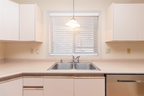 991 Seapearl Pl, Saanich, BC 