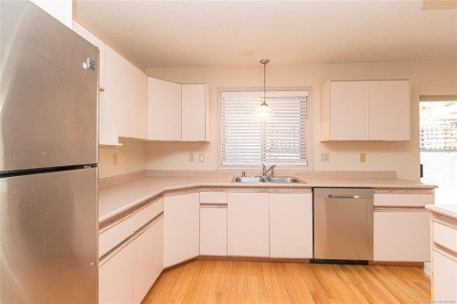 991 Seapearl Pl, Saanich, BC 