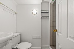 3020-3022 Donald St  Saanich, BC V9A 1Y2