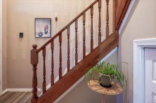 1085 College Dr, Nanaimo, BC 