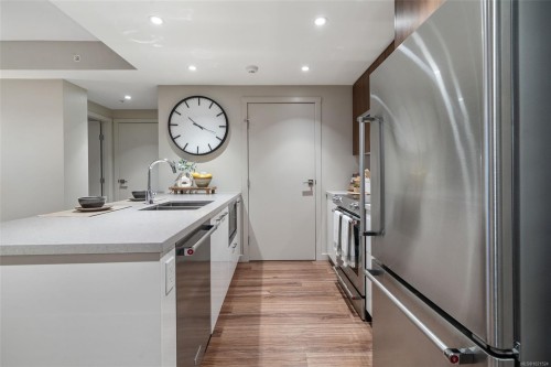 1104-777 Belleville St, Victoria, BC - Indoor Photo Showing Kitchen With Double Sink With Upgraded Kitchen
