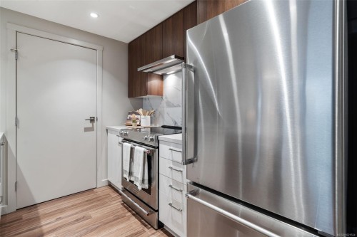 1104-777 Belleville St, Victoria, BC - Indoor Photo Showing Kitchen