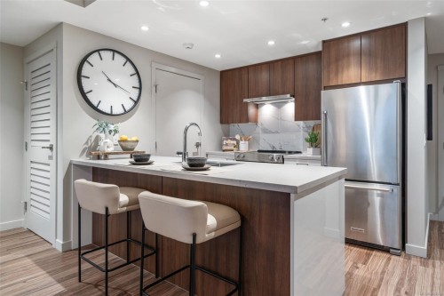 1104-777 Belleville St, Victoria, BC - Indoor Photo Showing Kitchen With Upgraded Kitchen