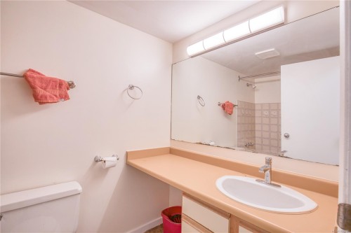 308-2815 Departure Bay Rd, Nanaimo, BC 