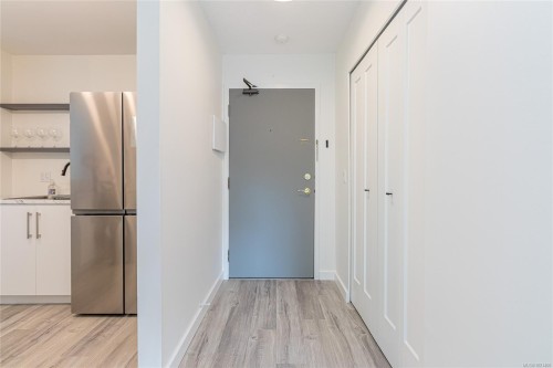 310-4724 Uplands Dr, Nanaimo, BC - Indoor Photo Showing Other Room