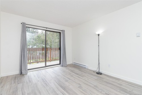310-4724 Uplands Dr, Nanaimo, BC - Indoor Photo Showing Other Room