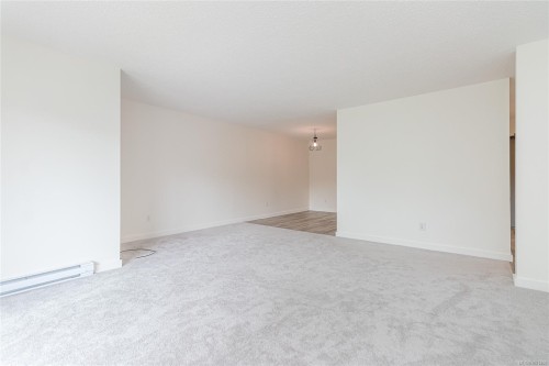 310-4724 Uplands Dr, Nanaimo, BC - Indoor Photo Showing Other Room