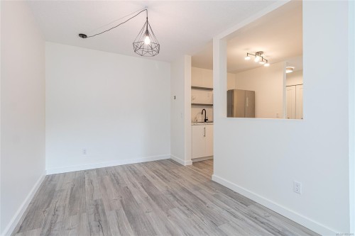 310-4724 Uplands Dr, Nanaimo, BC - Indoor Photo Showing Other Room