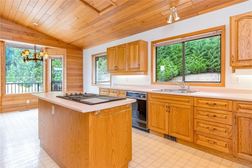 13289 Prospect Dr, Ladysmith, BC 