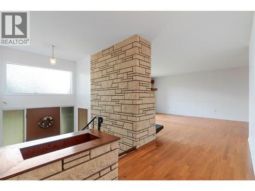 1160 Lakeshore Road Ne, Salmon Arm, BC - Indoor Photo Showing Other Room