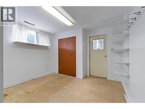 1160 Lakeshore Road Ne, Salmon Arm, BC - Indoor Photo Showing Other Room