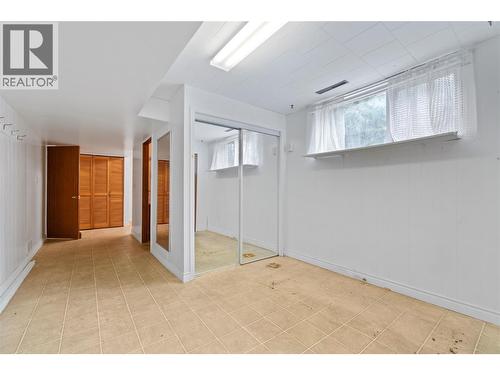 1160 Lakeshore Road Ne, Salmon Arm, BC - Indoor Photo Showing Other Room