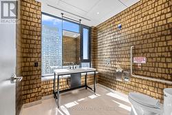 Sky Lounge - Bathroom - 