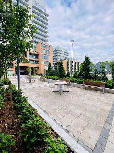 219 - 185 Deerfield Road, Newmarket, ON - Outdoor