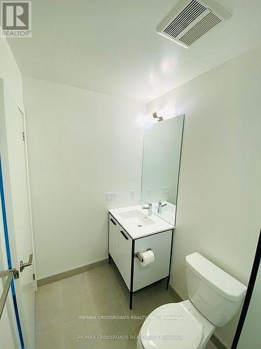 219 - 185 Deerfield Road, Newmarket, ON - Indoor Photo Showing Bathroom