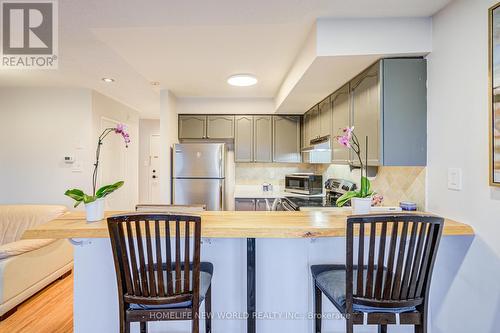 A206 - 15 Cornell Meadows Avenue, Markham, ON - Indoor Photo Showing Kitchen